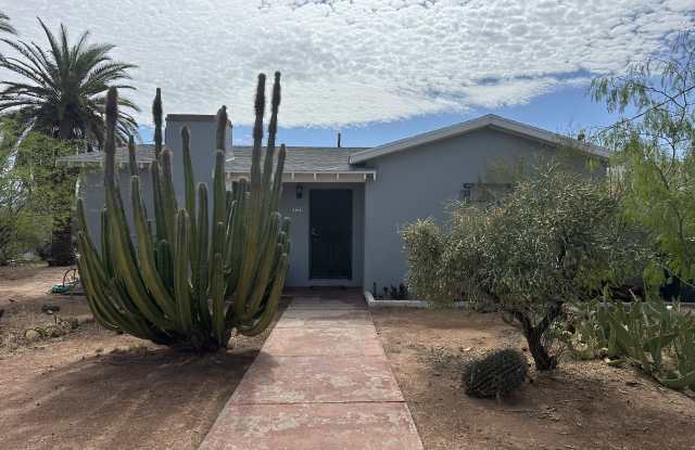 2856 N Cherry Ave photos photos