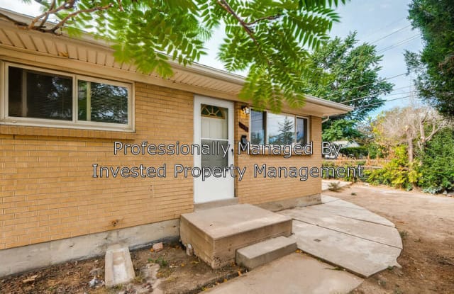 79 W Del Mar Cir - 79 Del Mar Cir, Aurora, CO 80010