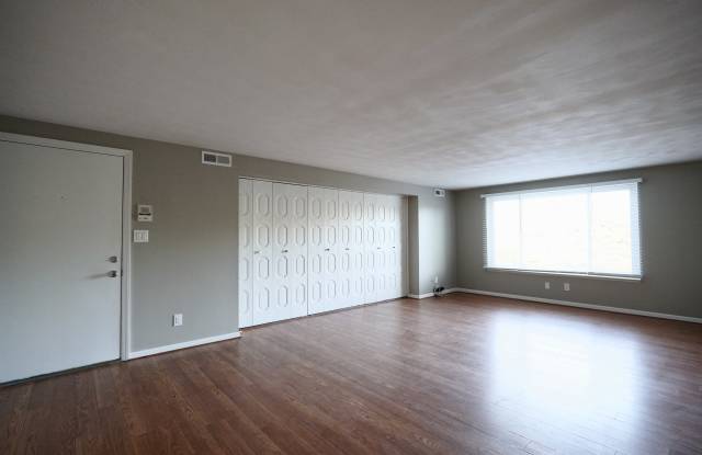 4481 South Buffalo Street Gallery 1