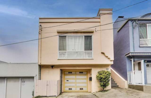 Beautiful Updated 3BD/2BA + Bonus Room Home with Private Yard  Garage photos photos