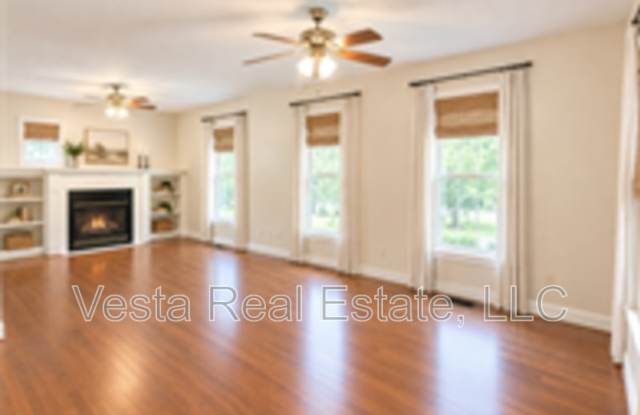300 E. Cypress St. Gallery 4