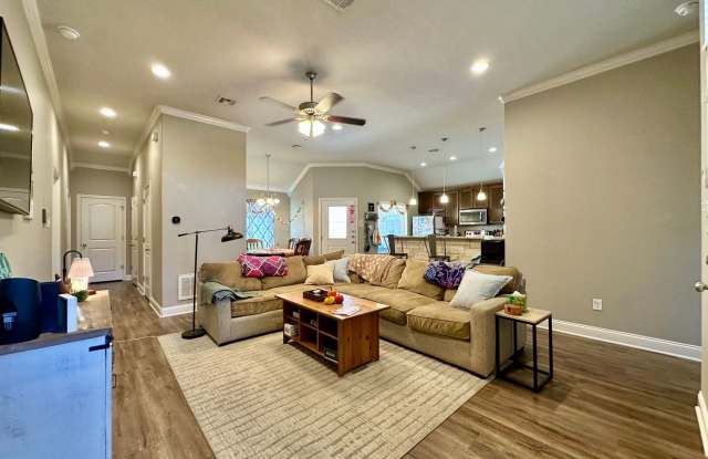 Move-In Ready Private Rooms Available Now! Gallery 3