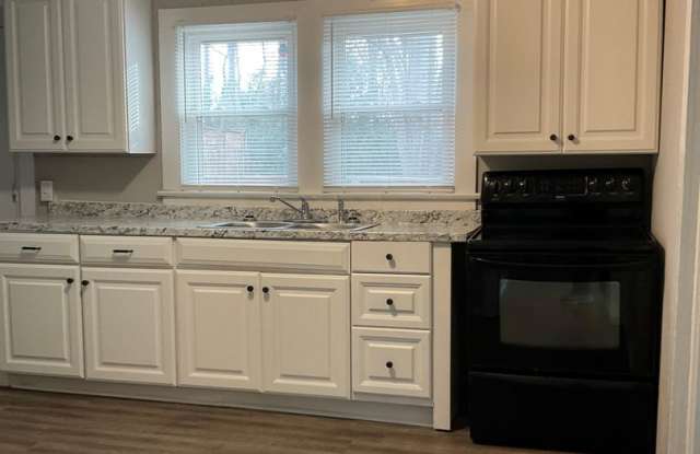 Available Now!! Updated 3 Bedroom 1 Bathroom Home in Gastonia Gallery 4