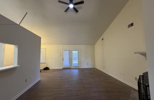 1584 Springfield Drive Gallery 4