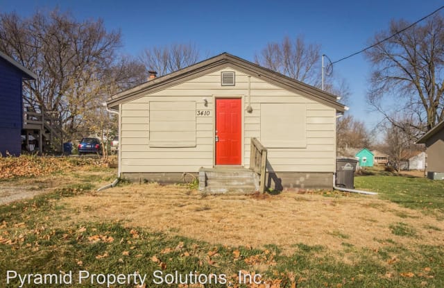3410 Easton Blvd - 3410 Easton Boulevard, Des Moines, IA 50317