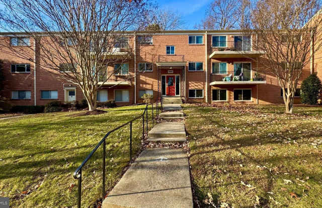 10620 WEYMOUTH Street unit: 1 photos photos