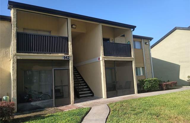 942 LAKE DESTINY ROAD - 942 Lake Destiny Road, Altamonte Springs, FL 32714