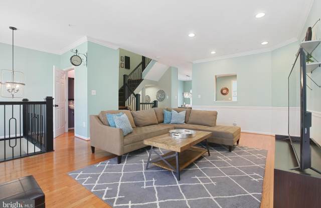 8907 SAMUEL JOY Way Gallery 2