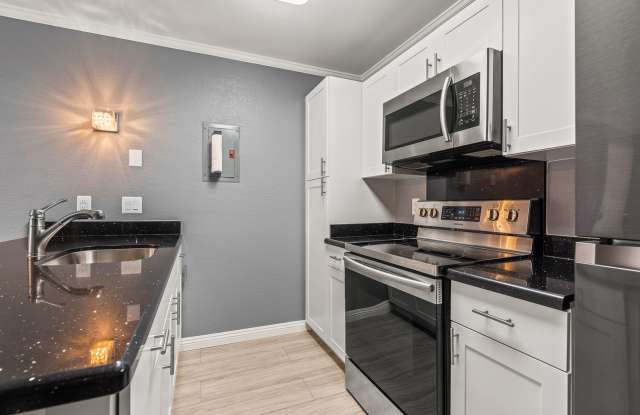 Ihona Townhome 1BR, 1BA, 1PKG, AC, W/D photos photos