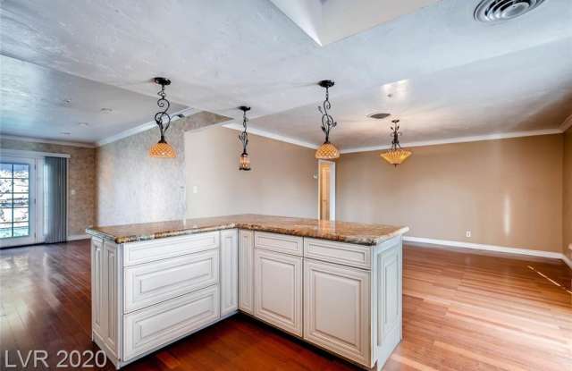 1552 Pawnee Drive Gallery 4