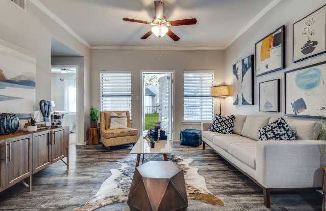 Lost Spurs Ranch Apartments Gallery 2
