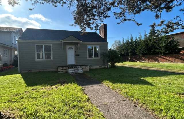 Gorgeous three bedroom home with great updates throughout! photos photos