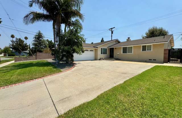 Beautiful 4 Bedroom 3.5 Bathroom Home in the Heart of Fullerton - 2330 East Brookdale Place, Fullerton, CA 92831