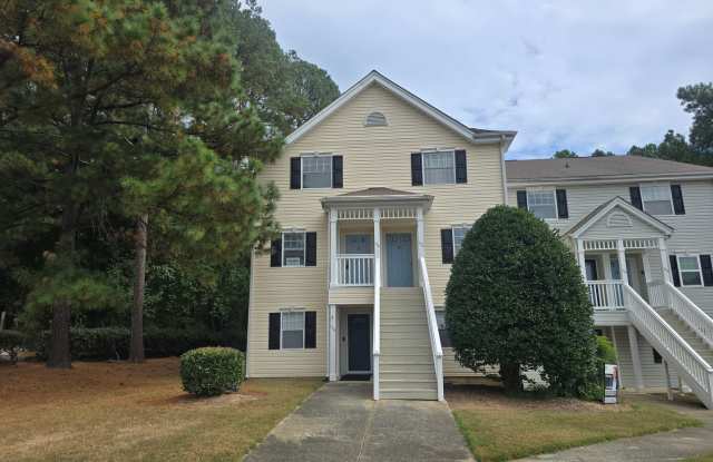 Convenient 2BR/2.5BA Condo in Chapel Hill photos photos