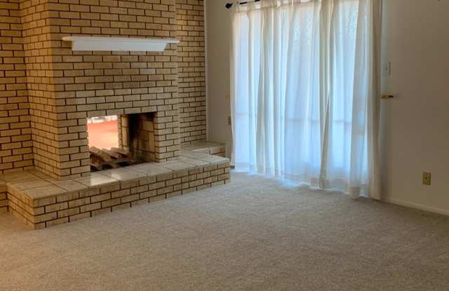 1640 Courtland photos photos