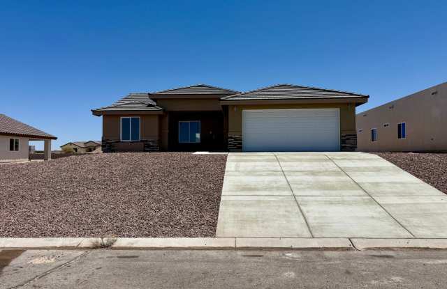 Brand New home in Wellton - 3 Bedrooms 2 Bath Gallery 1