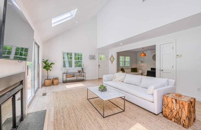 90 Kennedy Drive Gallery 2