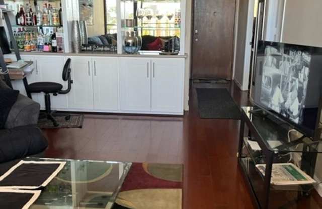 Charming 2BR Condo in Honolulu Gallery 3