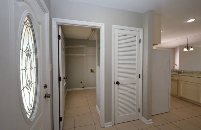 2747 Tyndall Drive Gallery 3