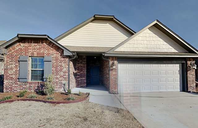 Very Nice 3 Bedroom 2 Bath Home in Yukon Schools Gallery 3