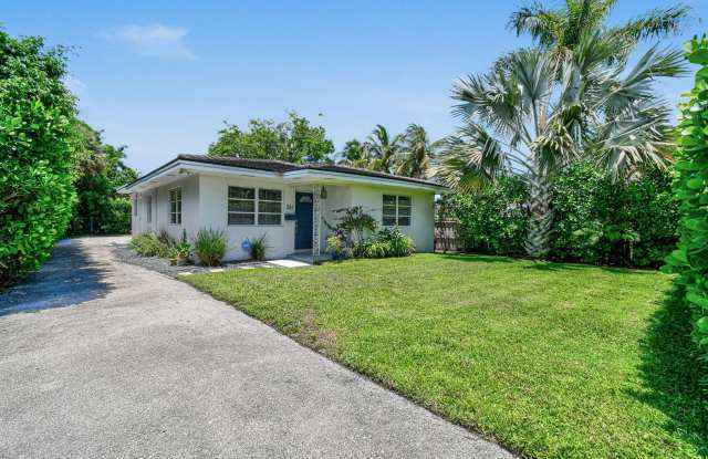 Now Leasing - a beautifully maintained 2-bedroom, 1-bath single-family home nestled in the highly sought-after South End neighborhood of West Palm Beach. photos photos