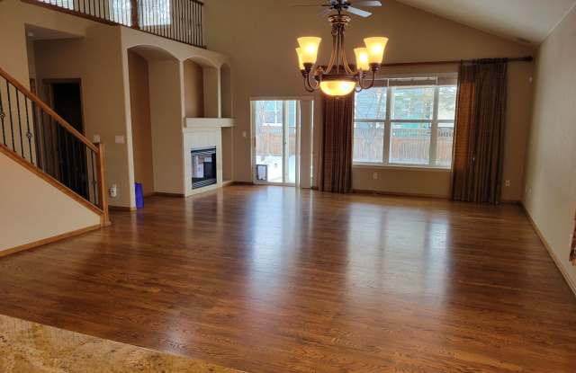 Spacious 4 bedroom + loft open floor plan former model home for rent in Frederick! Gallery 3