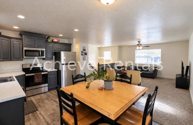 Room for Everyone! Spacious 5-Bedroom Logan Home Near USU & Logan Canyon Gallery 3