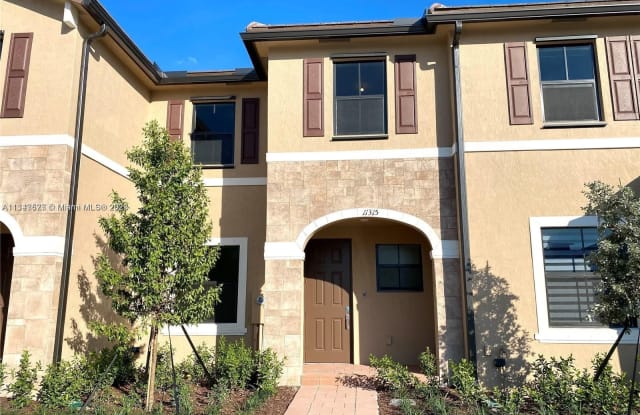 11315 W 34th Way - 11315 West 34th Way, Hialeah, FL 33018