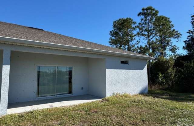No Application Fee & $500 Off First Month Rent !  3 Bed 2 Bath Duplex in Lehigh Acres Gallery 4