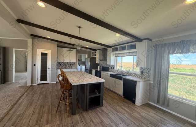 409 Curry Road East Gallery 4
