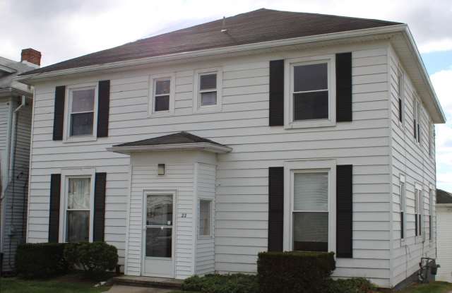 2nd Floor Apartment - MOVE IN SPECIAL photos photos