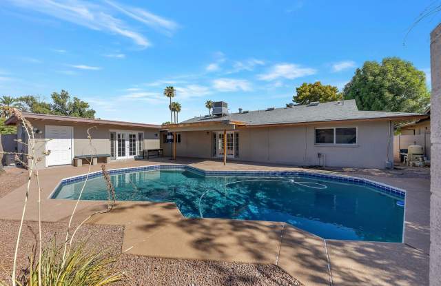 5-Bedroom Tempe Home with Private Pool, Guest House  Garage Near ASU photos photos