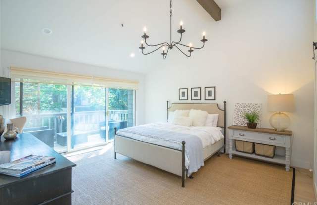 19 Sea Island Drive - 19 Sea Island Dr, Newport Beach, CA 92660