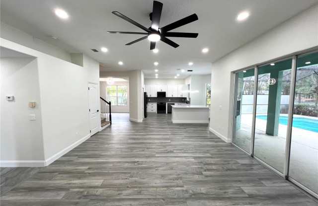 215 RANDON TERRACE Gallery 3