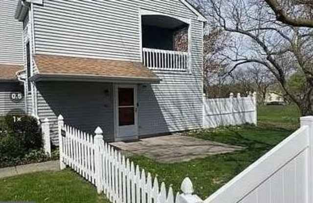 665-B ROSE HOLLOW DR Gallery 2