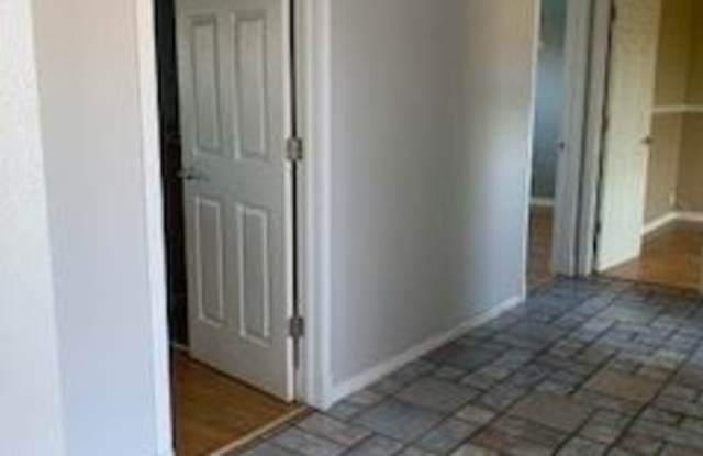 1558 Norran Gallery 4