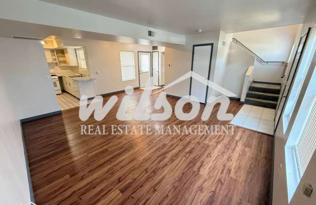 JULY IS FREE!!! BIG PRICE DROP! Modern Townhouse Living – 3 Beds, 2.5 Baths, Great Layout! - 912 North 10th Avenue, Yakima, WA 98902