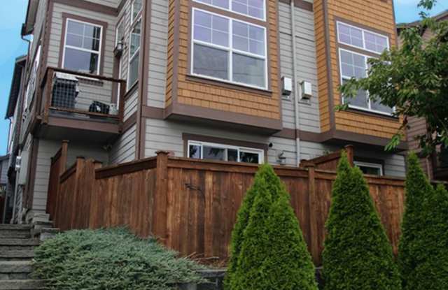 3 BED SEATTLE TOWNHOME FOR RENT W HIGH END FINISHES & EASY COMMUTE Gallery 3