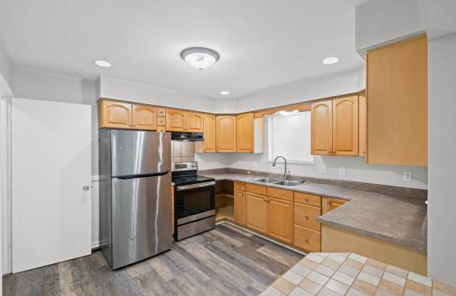 3717 Larchmont Street Gallery 4