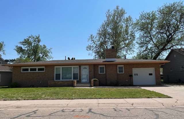 2 Bedroom, 2 Bathroom House with Attached Garage - 2919 Quivira Avenue, Great Bend, KS 67530