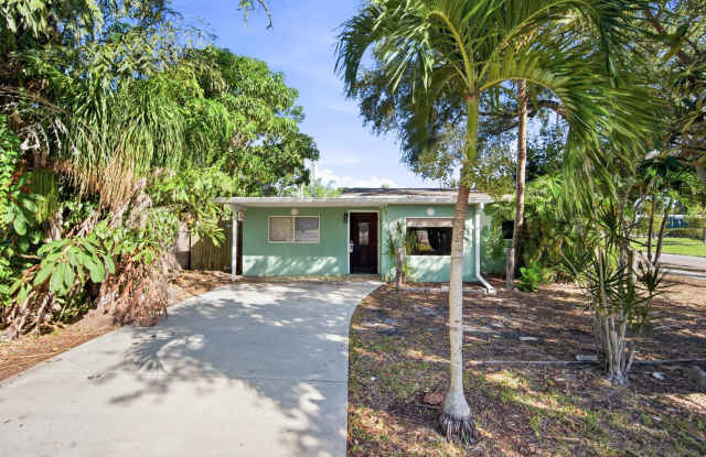 Newly renovated 4BDS 2BTH home with over 1200 Sqft Fenced Yard, Sec 8 OK Gallery 1