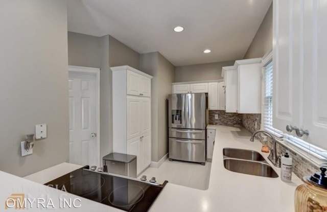 100 Glenlake Commons Drive Gallery 4