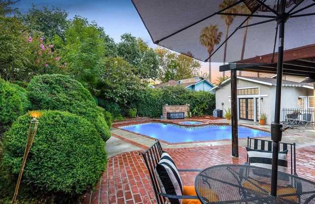 10429 Wheatland Ave photos photos