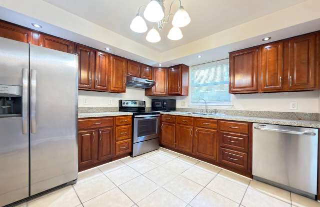 9322 FITZHARDING Lane Gallery 2