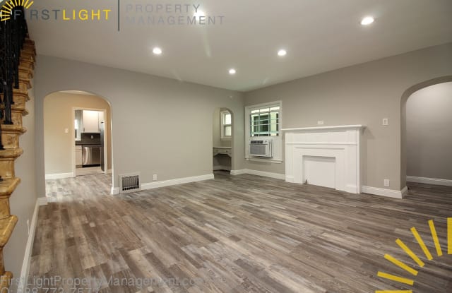 131-133 N. Kings Road - 131  1/2 - 131 N Kings Rd, Los Angeles, CA 90048
