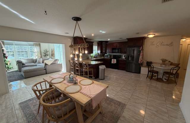 8110 Rose Marie Avenue East Gallery 1