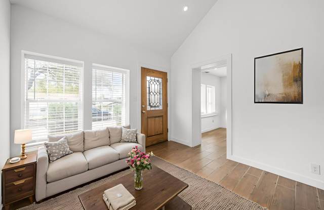 AVAILABLE NOW: Updated, charming East Austin bungalow. photos photos