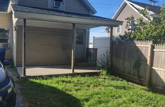 Charming 3BR House in Saint Albans - 39 Hudson Street, St. Albans, VT 05478