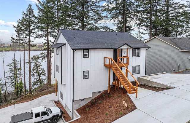 572 Columbia St #B - Cathlamet, WA Gallery 3
