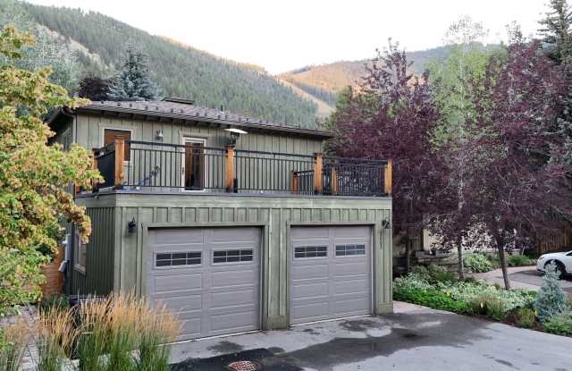 3 blocks from the Warm Spring Chair Lift photos photos